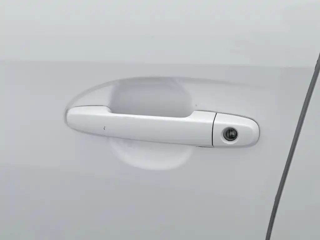 Toyota Yaris L — миниатюра 18