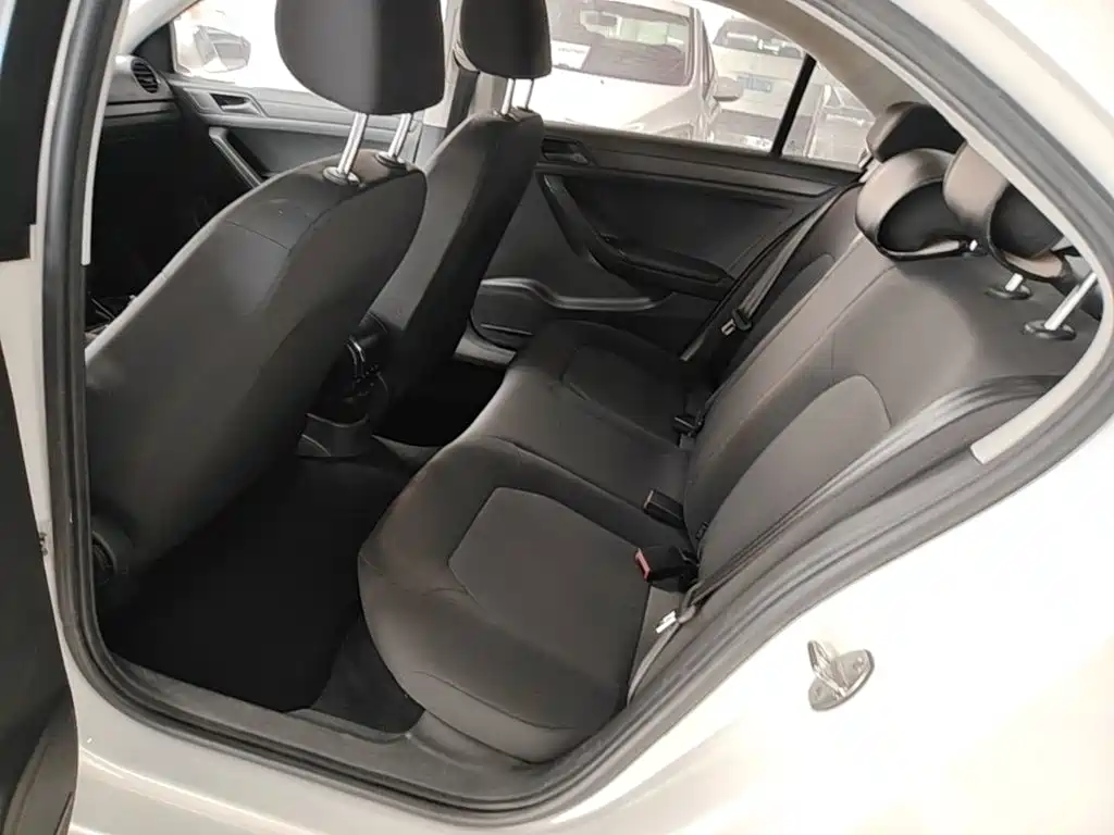 Volkswagen Jetta — миниатюра 17