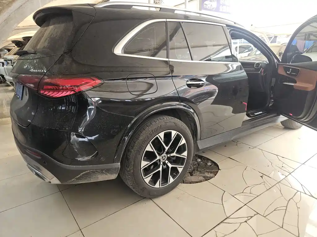 Mercedes-Benz GLC 2023 GLC 260 L 4MATIC Luxury 5 мест