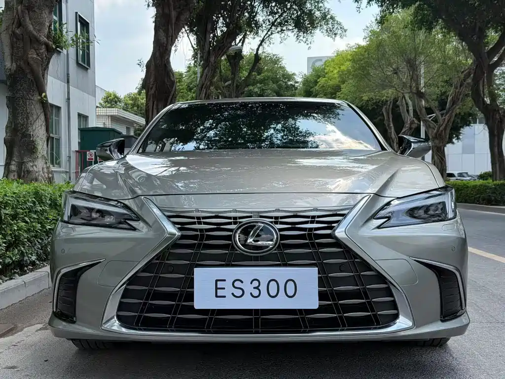 Lexus ES — миниатюра 3
