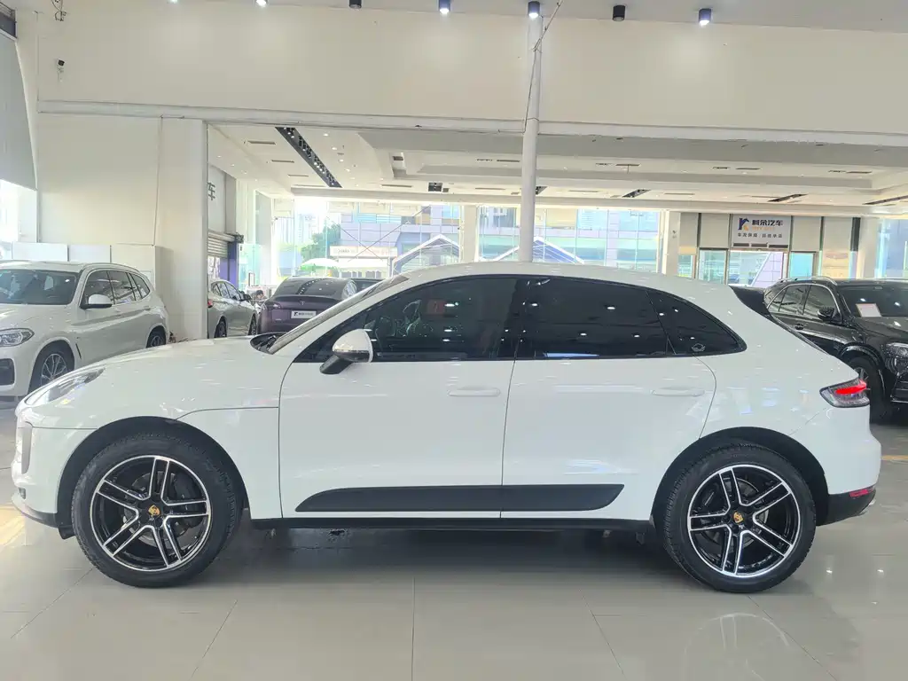 Porsche Macan — миниатюра 7