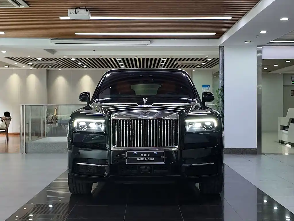Rolls-Royce Cullinan 2024 мест