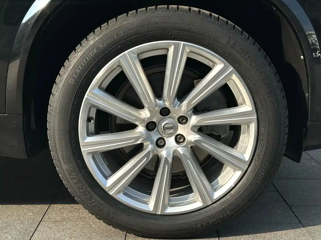 Volvo XC90 — миниатюра 4