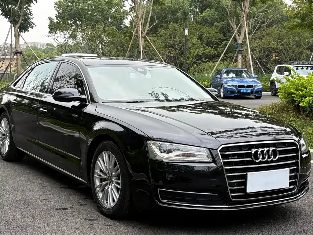 Audi A8 — миниатюра 3