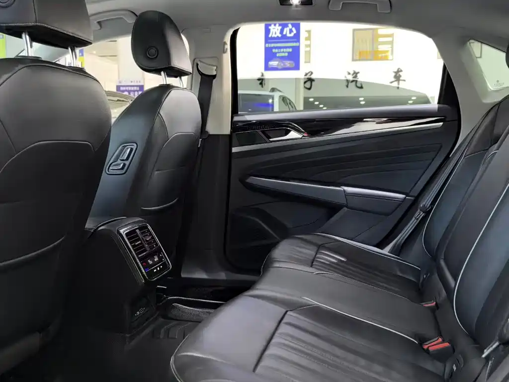 Volkswagen Passat — миниатюра 6