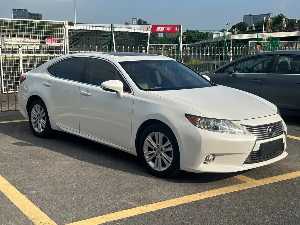 Lexus ES — миниатюра 3
