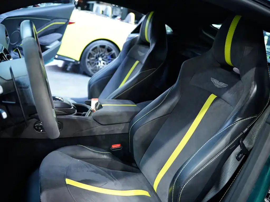 Aston Martin V8 Vantage — миниатюра 11