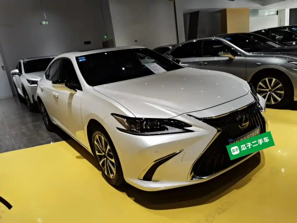 Lexus ES — миниатюра 4