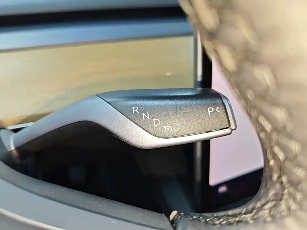 Tesla Model 3 — миниатюра 14