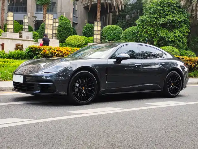 PORSCHE PANAMERA 2020