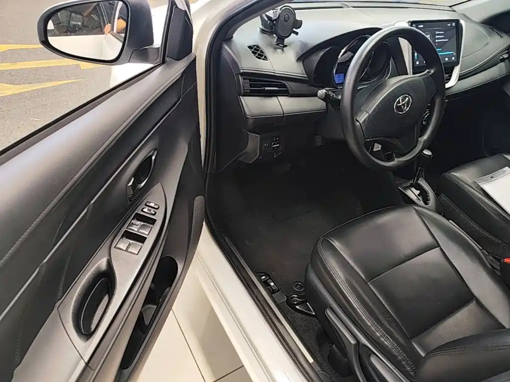 Toyota Yaris L — миниатюра 16