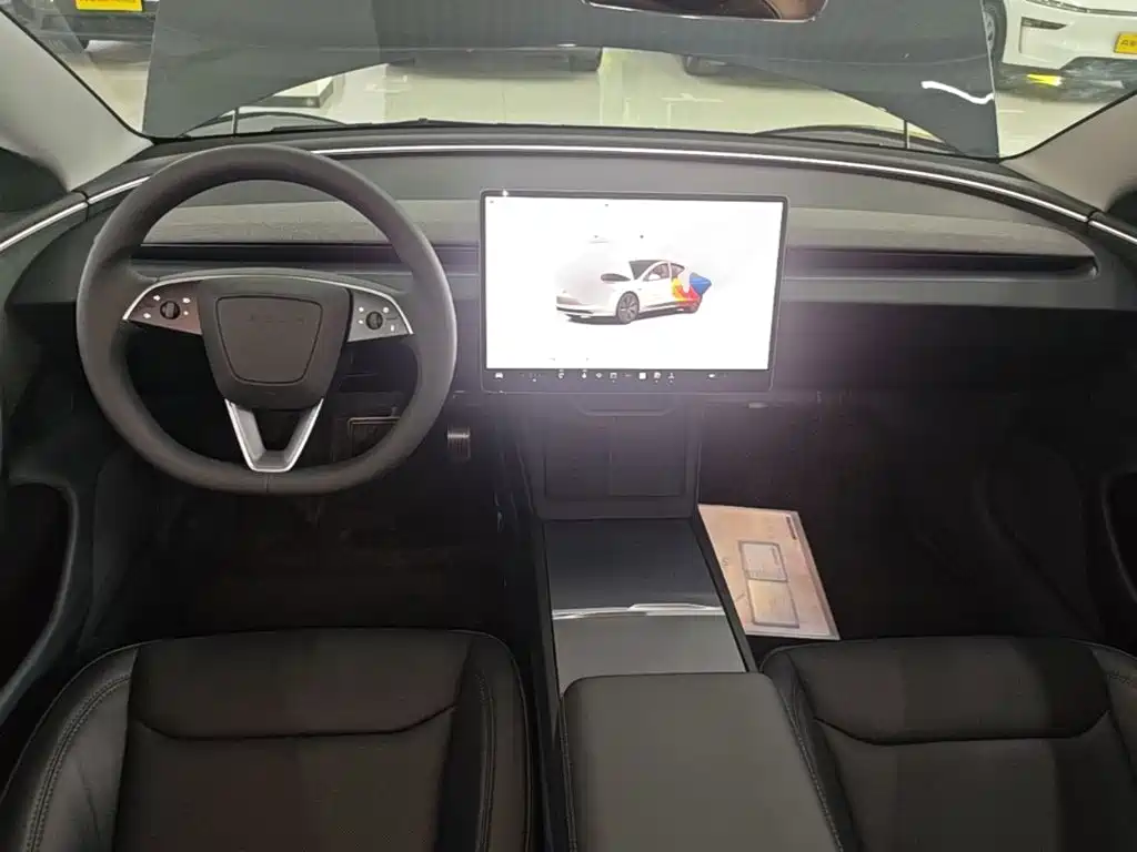 Tesla Model 3 — миниатюра 10