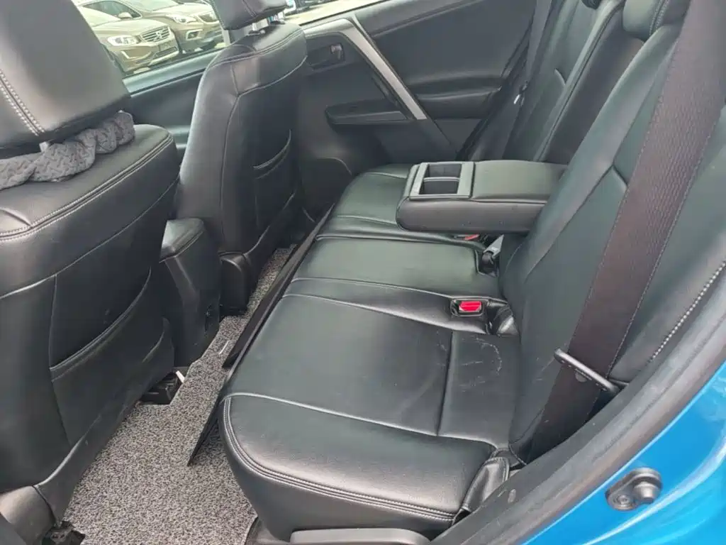 Toyota RAV4 — миниатюра 17