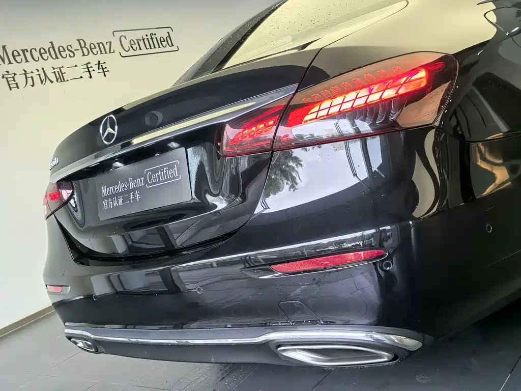 Mercedes-Benz E-Class — миниатюра 9