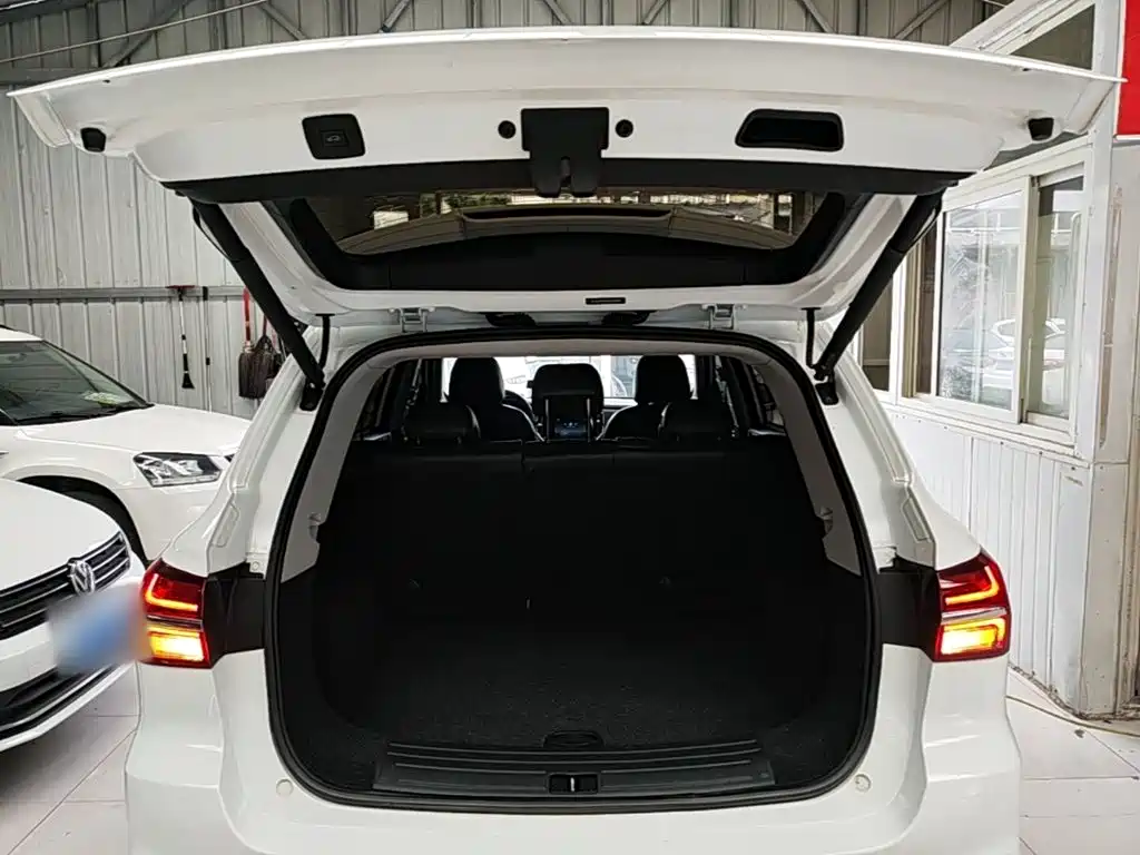 Roewe RX5 — миниатюра 19