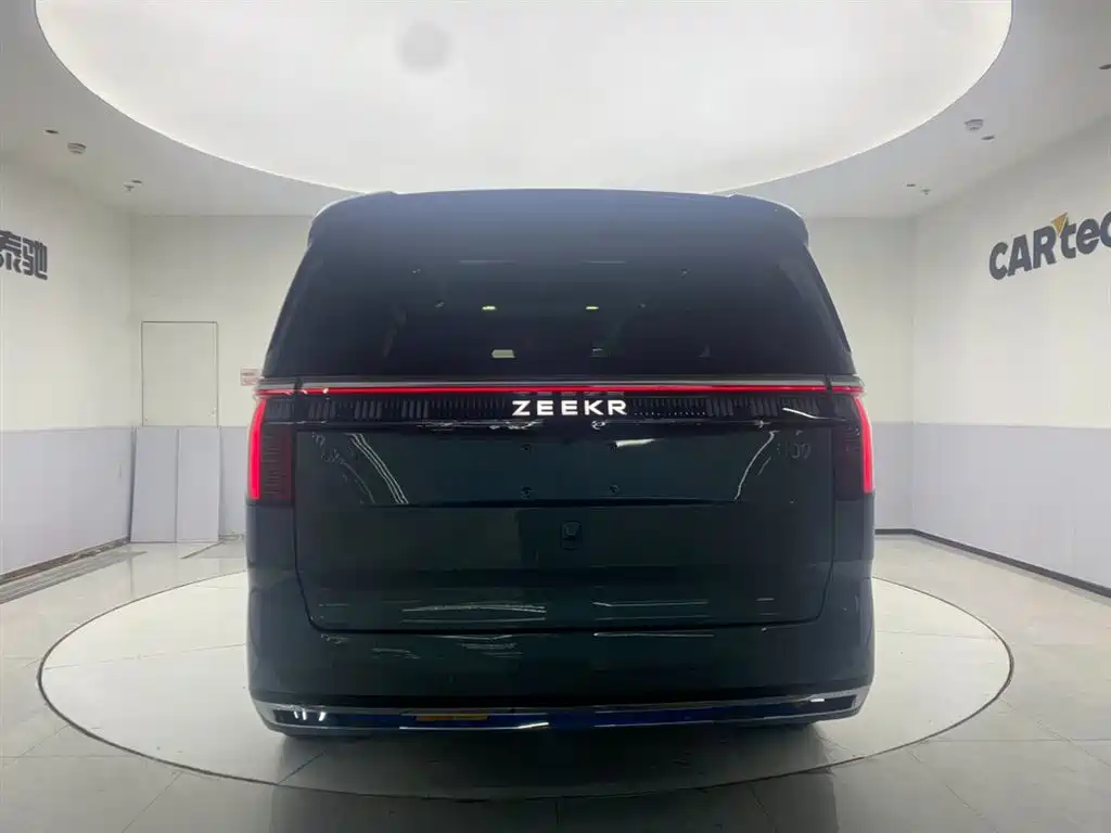 Zeekr 009 2024 мест 108kWh