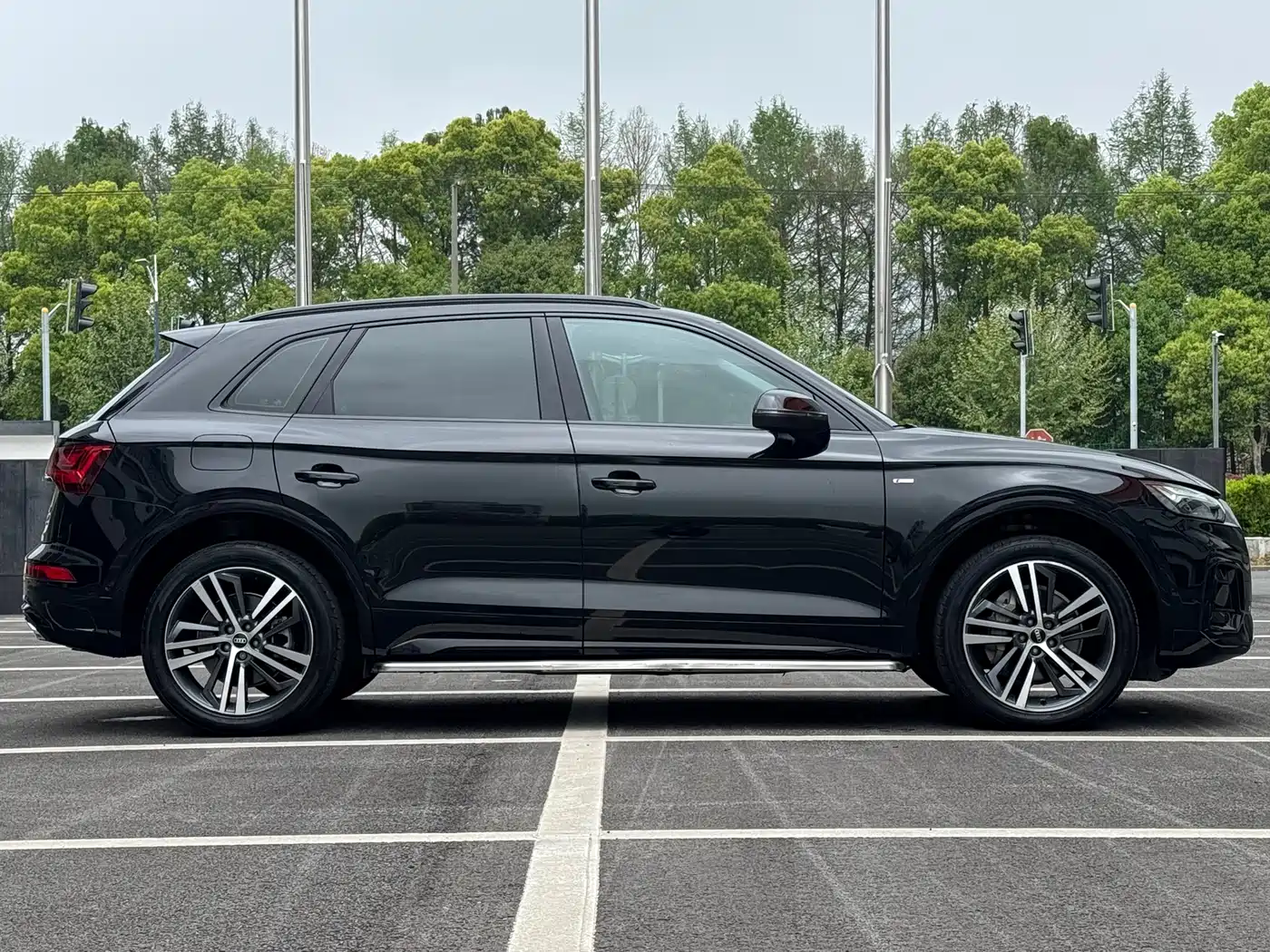 Audi Q5L 2022 Черный из Китая, фото 5