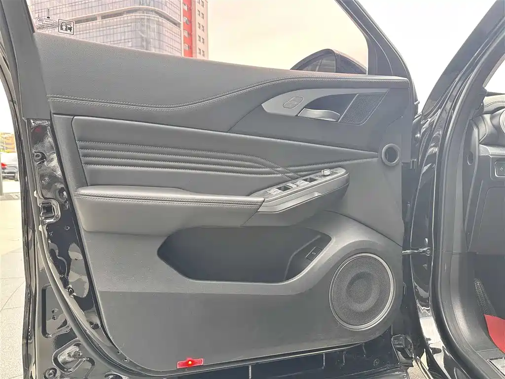 WEI PAI WEI BRAND VV5