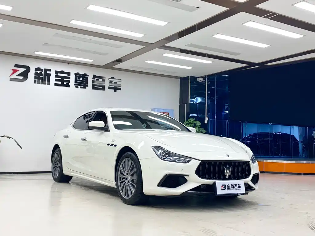 MASERATI GHIBLI