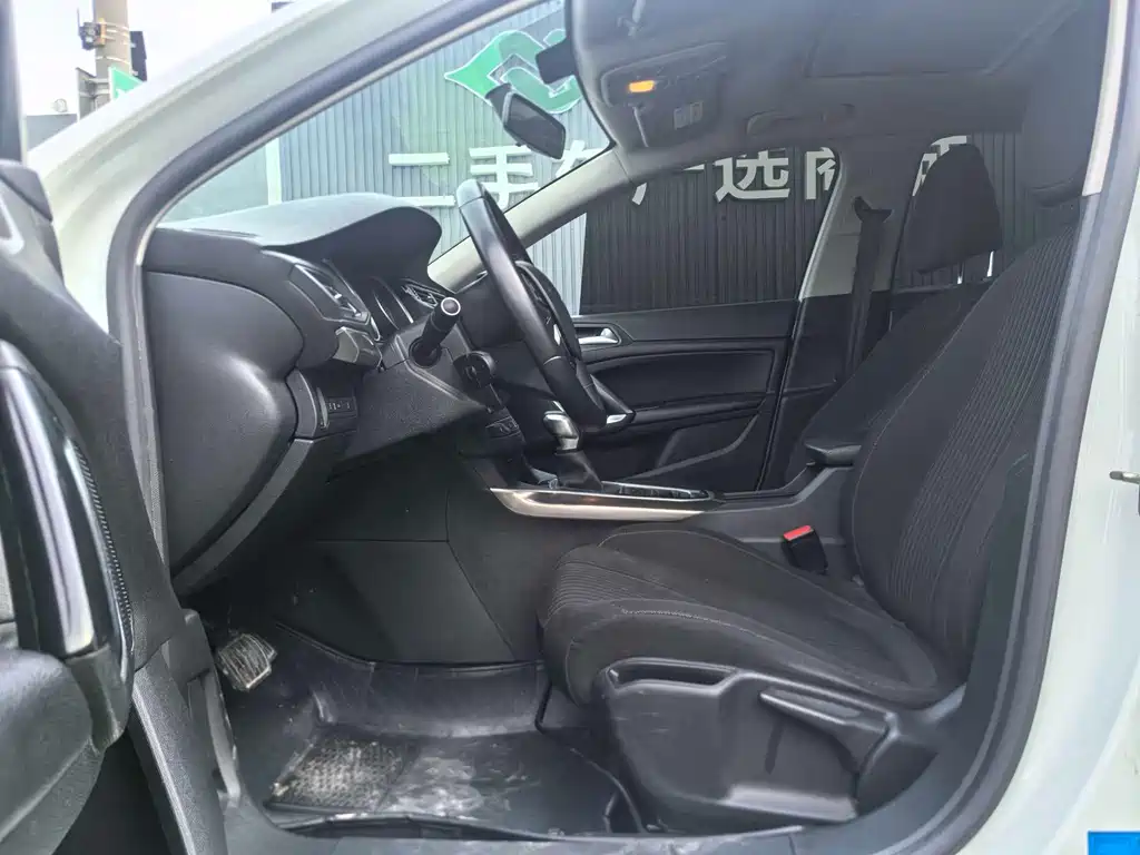 Peugeot 408 2016 1.6T AT Luxury