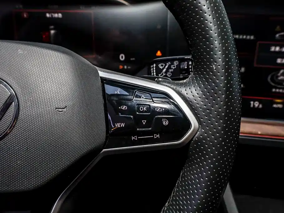 Volkswagen Touareg — миниатюра 14