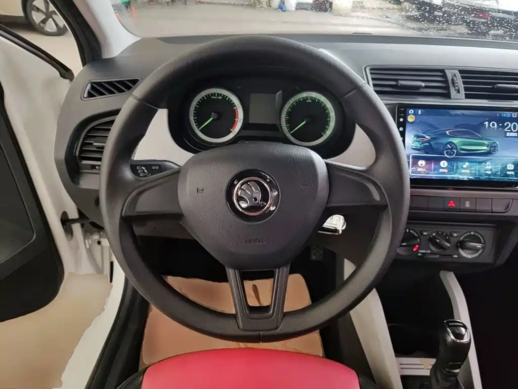 Skoda Fabia — миниатюра 11
