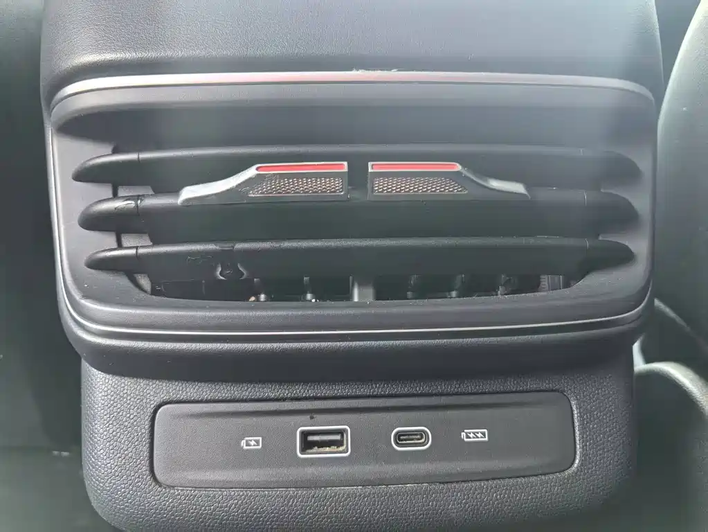 Hongqi HS3 PHEV 2025 117km