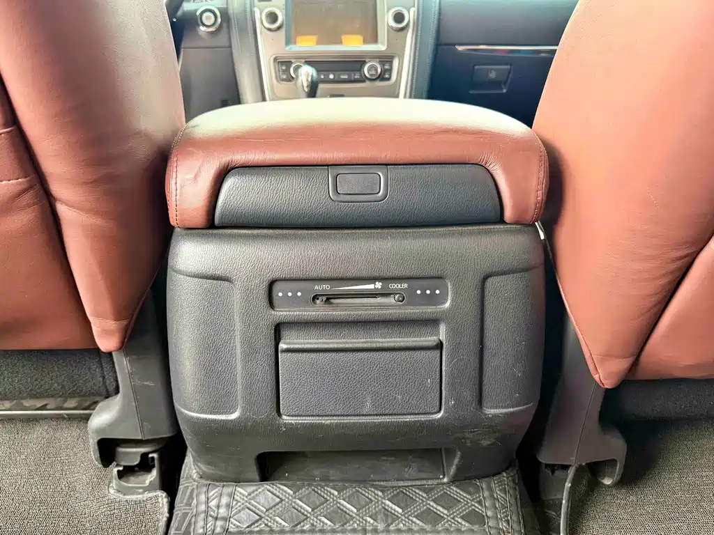 Nissan Patrol — миниатюра 14