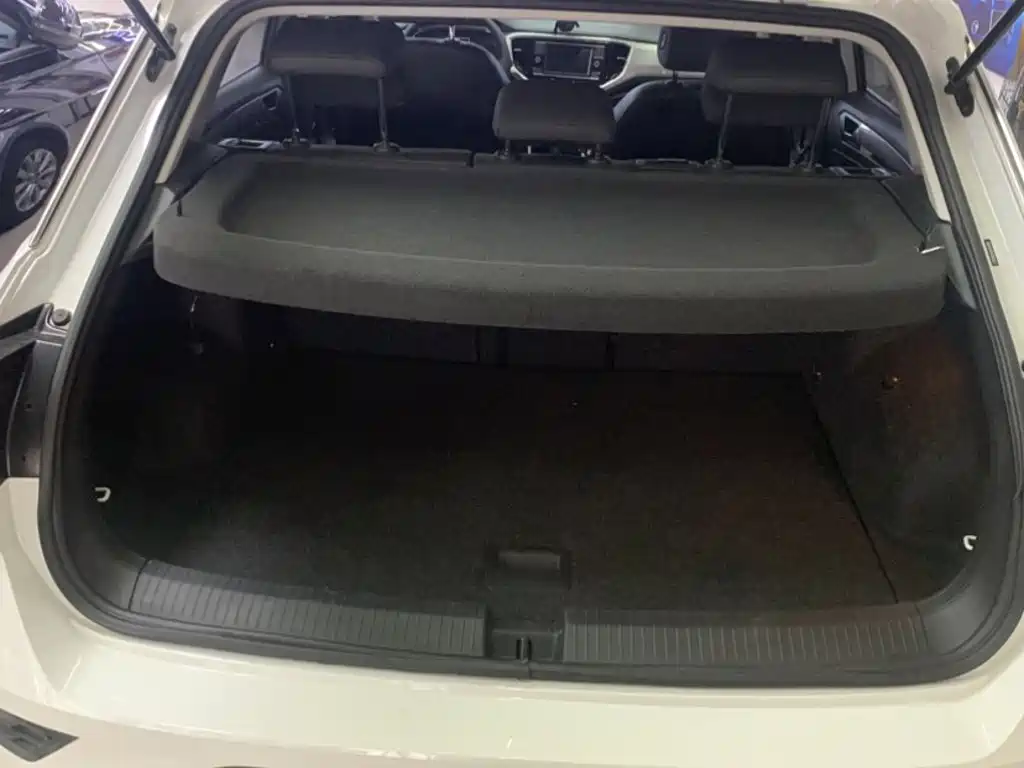 Volkswagen T-Roc — миниатюра 8
