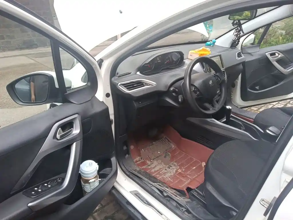 Peugeot 2008 — миниатюра 13
