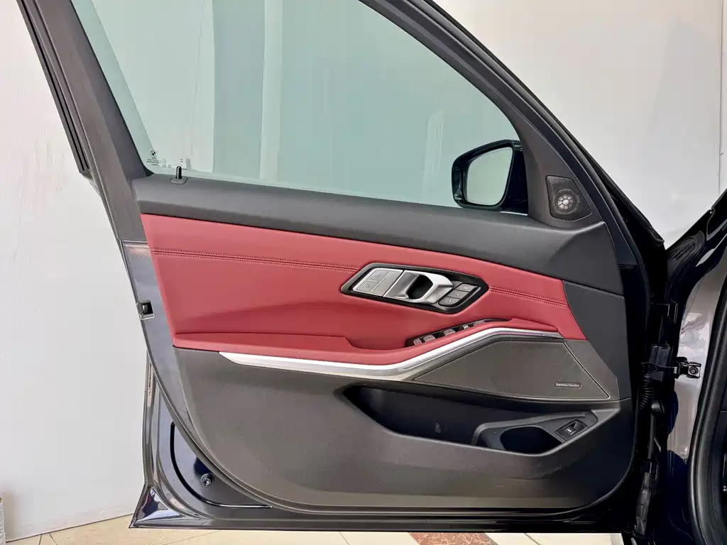 BMW 3 Series — миниатюра 7