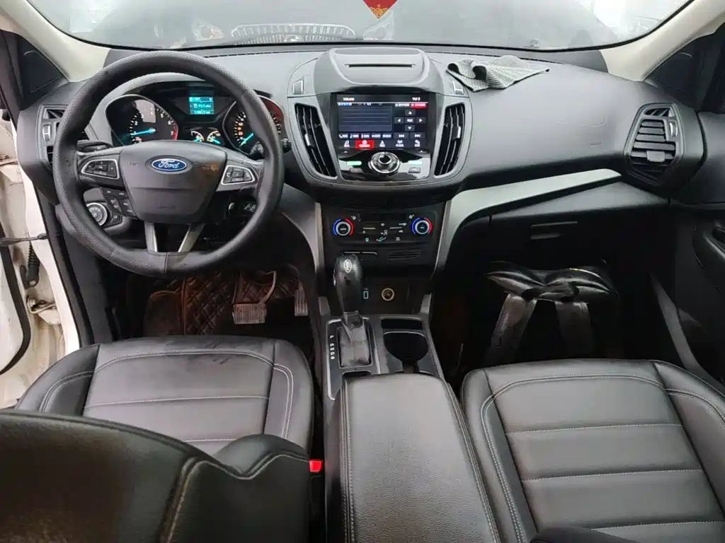 Ford Kuga — миниатюра 10