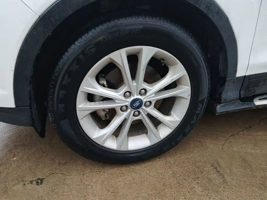 Ford Kuga — миниатюра 23