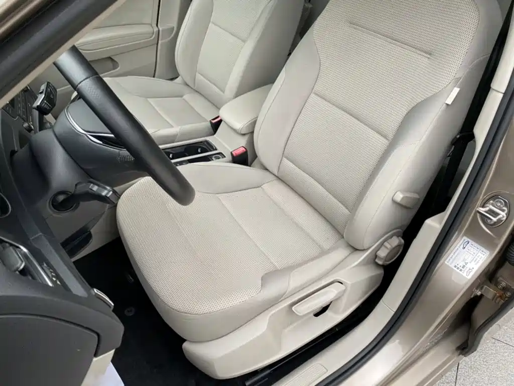 Volkswagen Golf — миниатюра 12