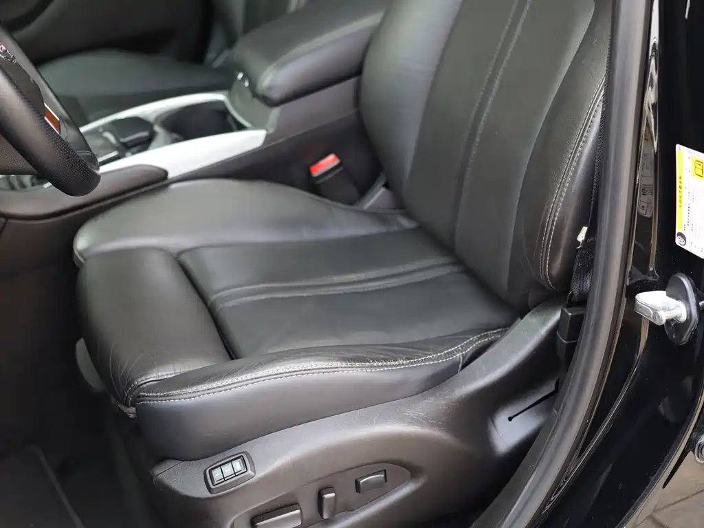 Cadillac SRX — миниатюра 17