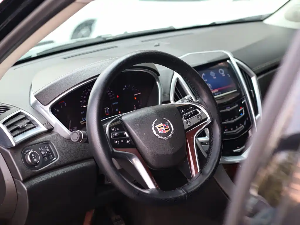 Cadillac SRX — миниатюра 19