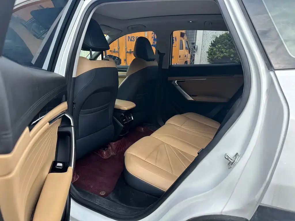 Geely Boyue L — миниатюра 3
