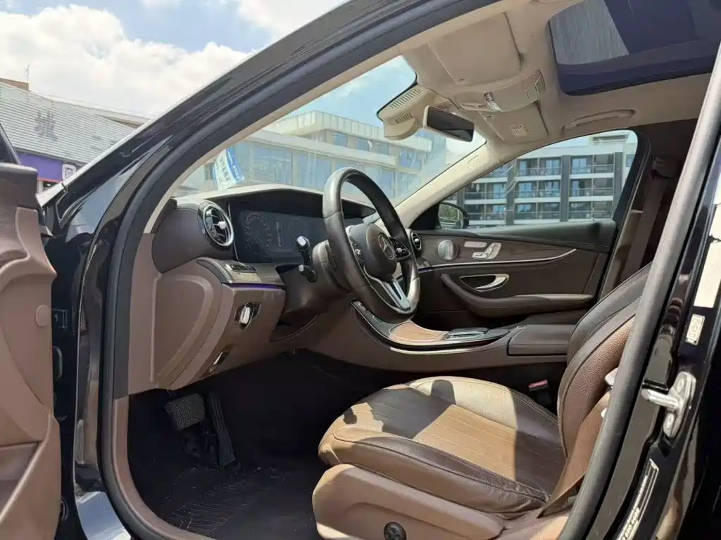 Mercedes-Benz E-Class — миниатюра 5
