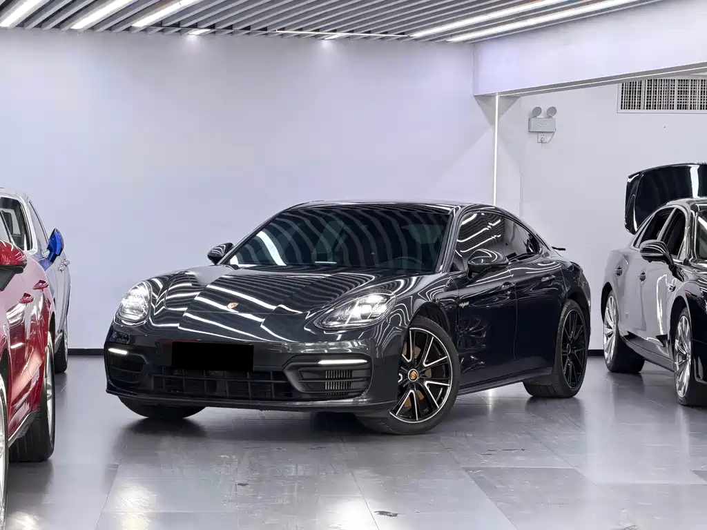 Porsche Panamera Hybrid 2021
