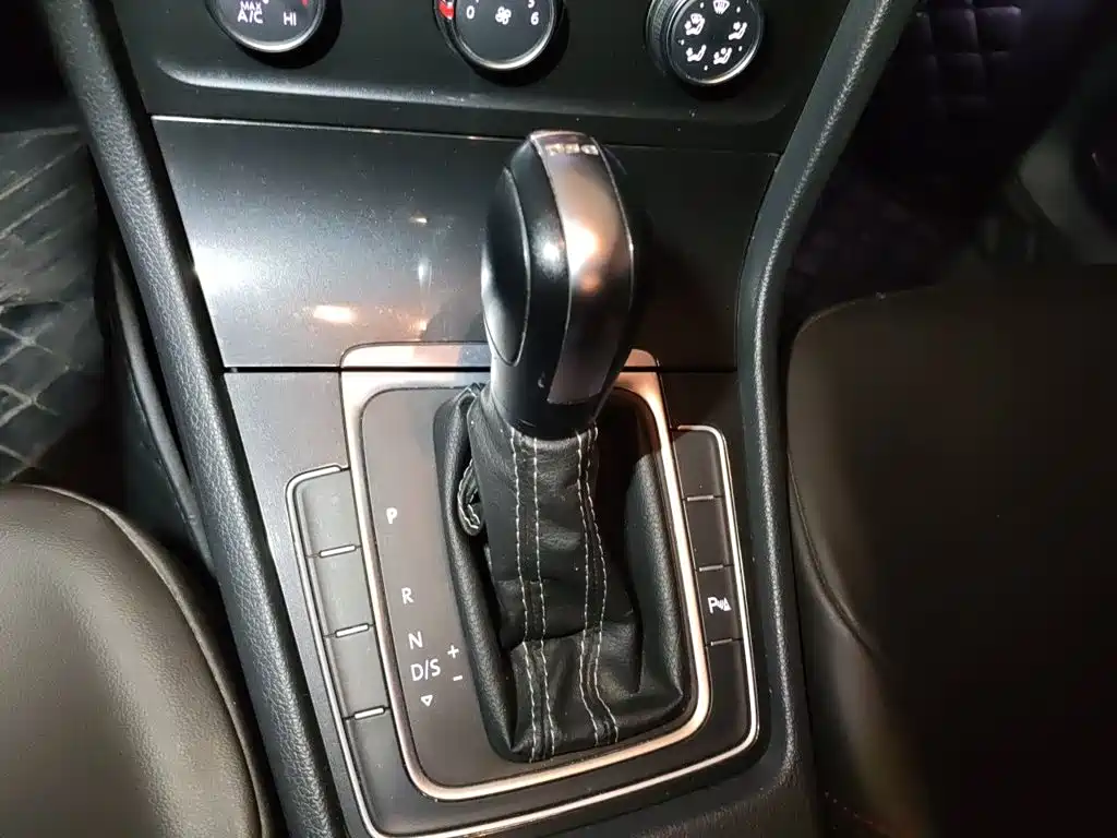 Volkswagen Golf — миниатюра 15