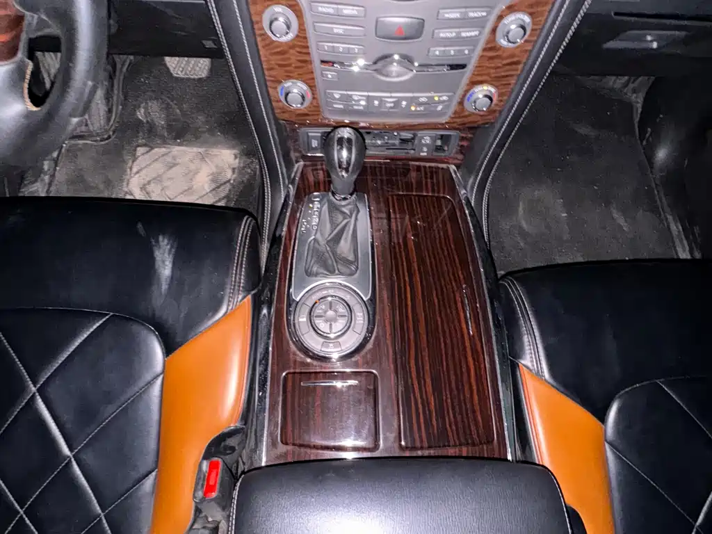 Nissan Patrol — миниатюра 11
