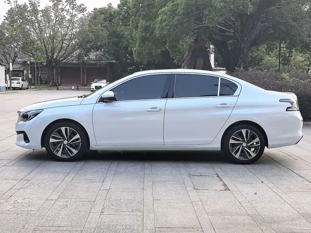 Peugeot 408 — миниатюра 4