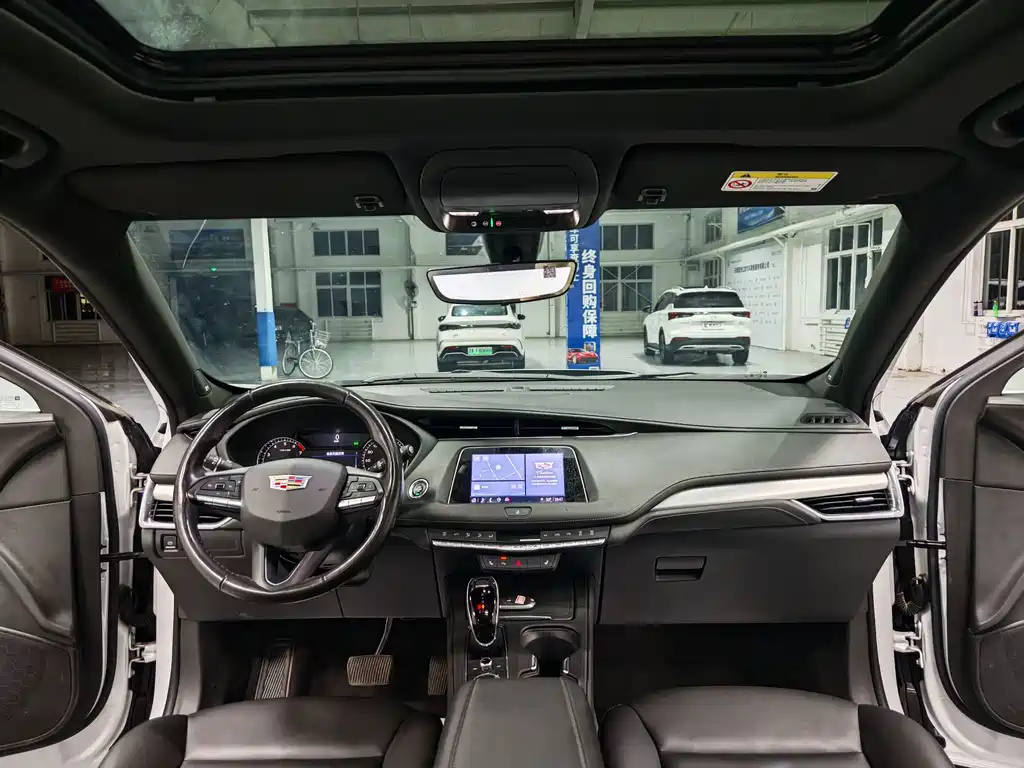 Cadillac XT4 — миниатюра 7