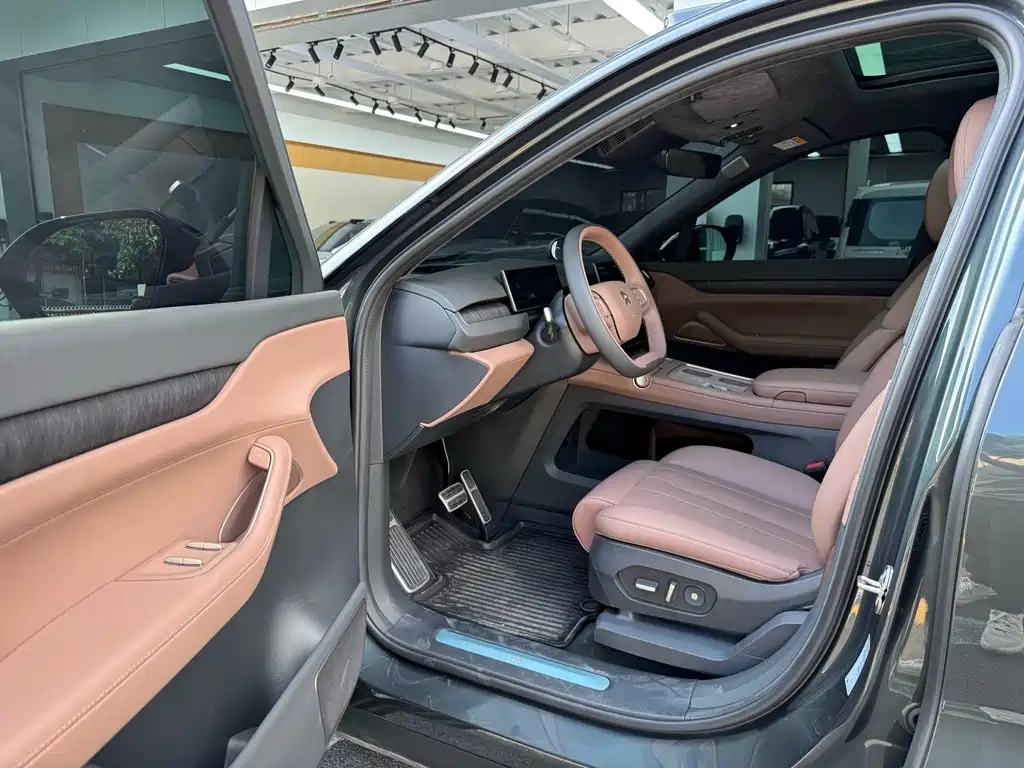 NIO ES8 — миниатюра 21