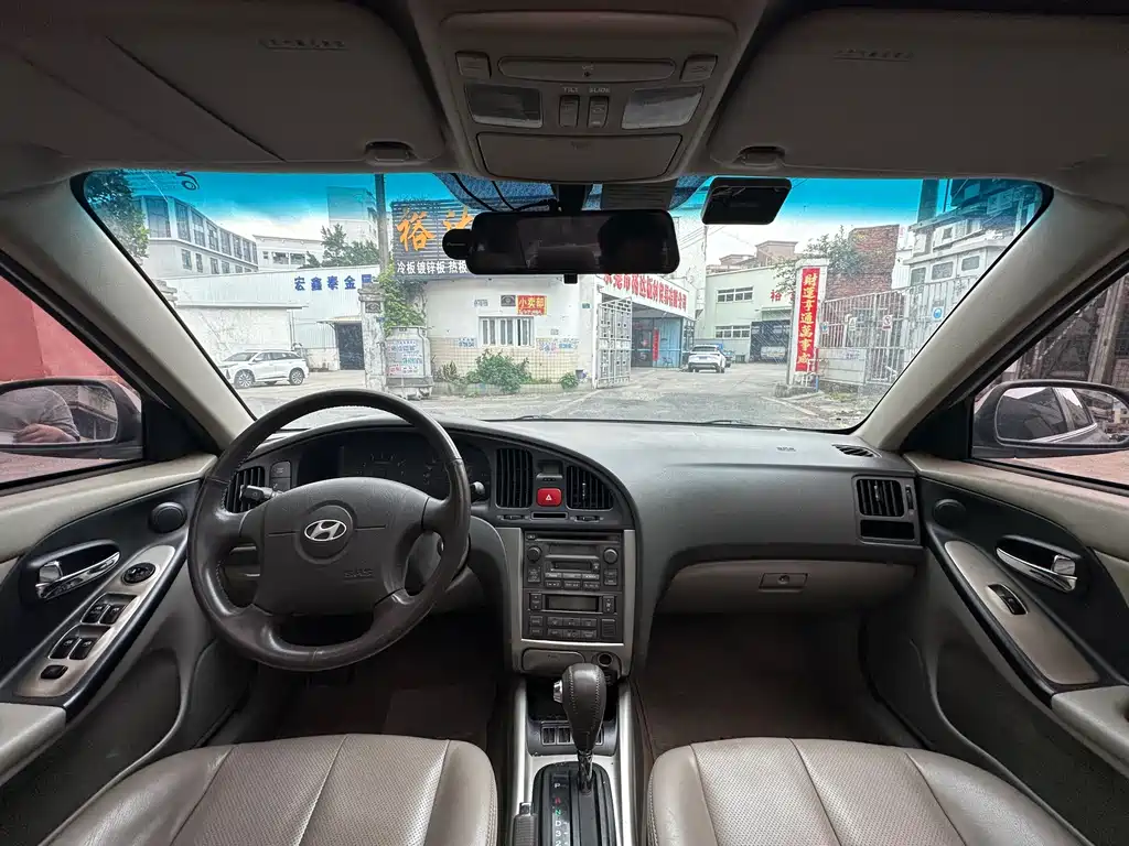 Hyundai Elantra 2005 1.6L AT Luxury