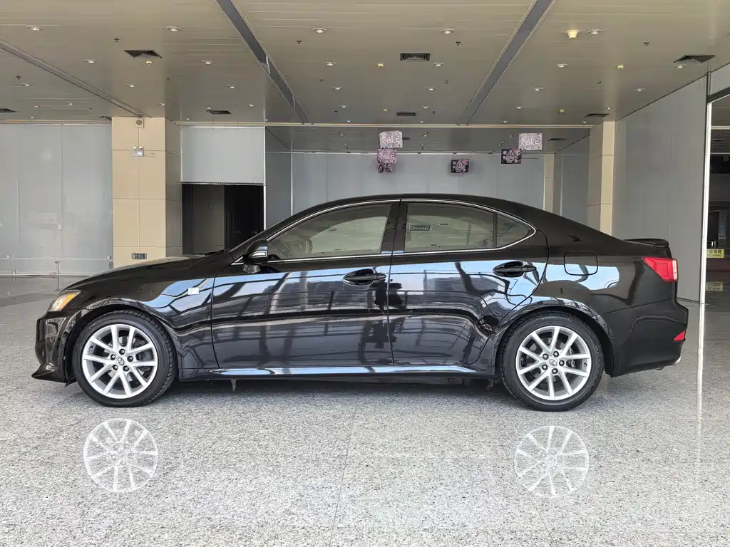Lexus IS — миниатюра 5