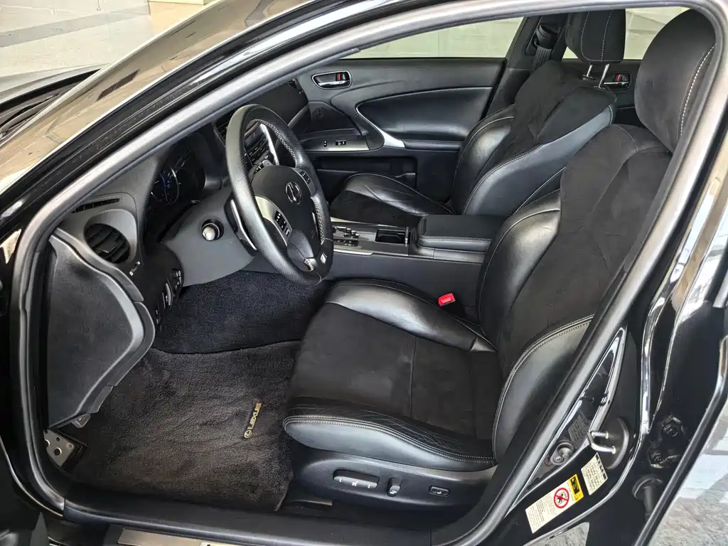 Lexus IS — миниатюра 7