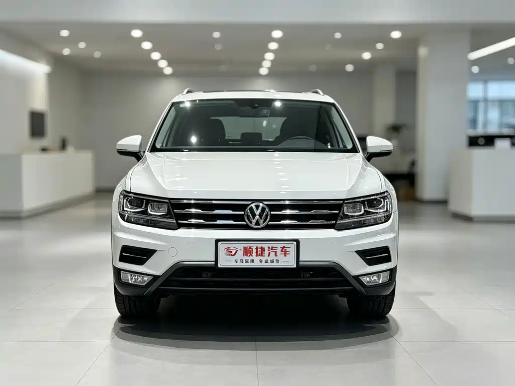 Volkswagen Tiguan L — миниатюра 2