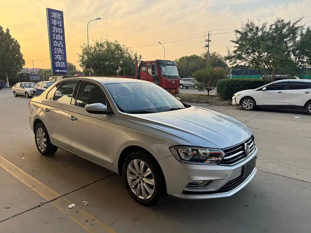 Volkswagen Bora — миниатюра 3