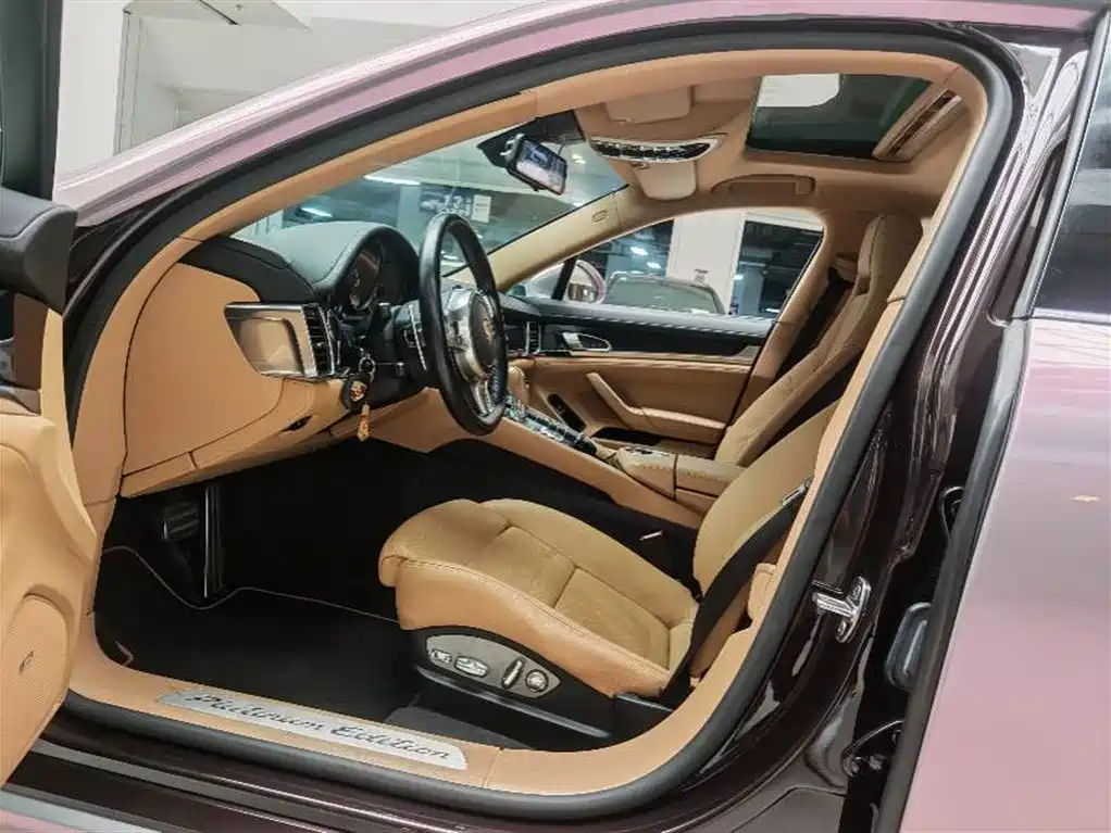 Porsche Panamera 2013 Panamera 4 Platinum Edition 3.6L